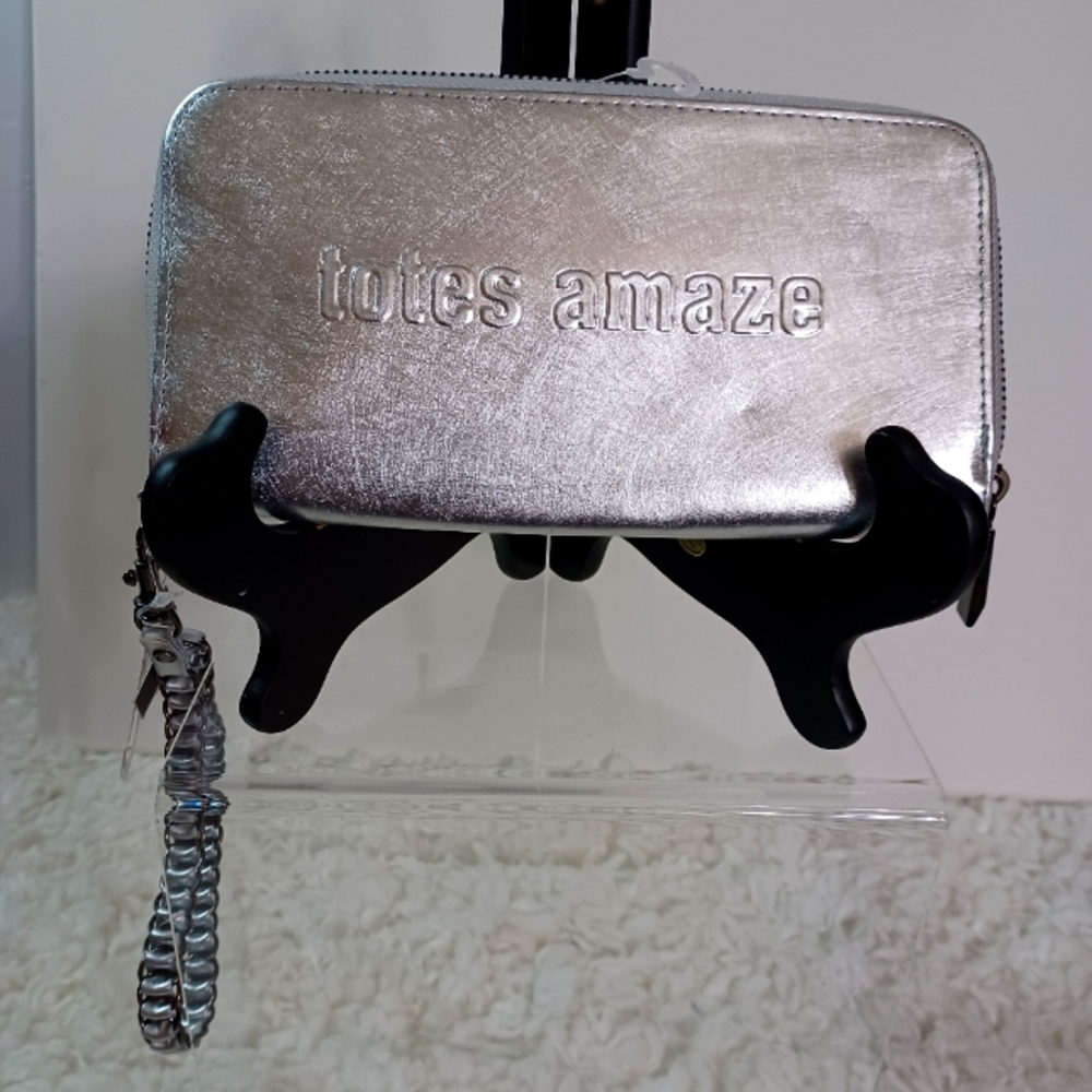 Mossimo Wristlet Wallet, Color: Silver
